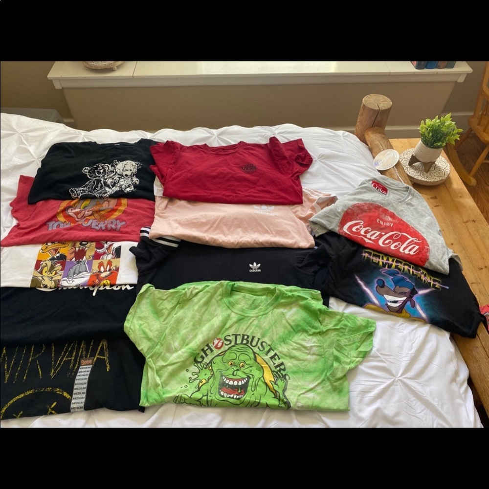 Lot of 10 Tee Bundle